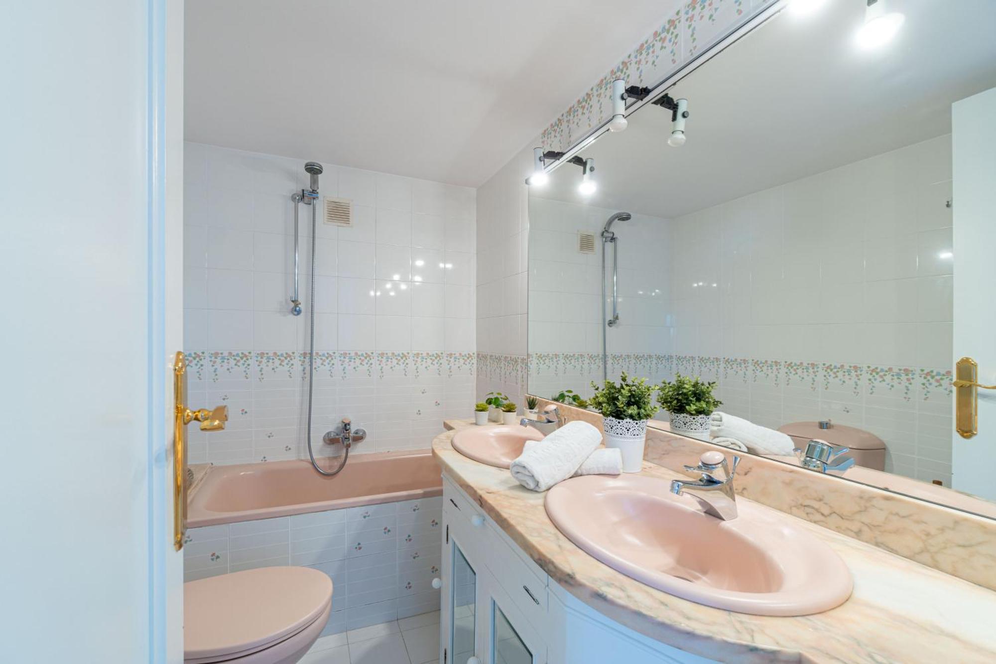 Harmony House Villa โรเซส ภายนอก รูปภาพ
