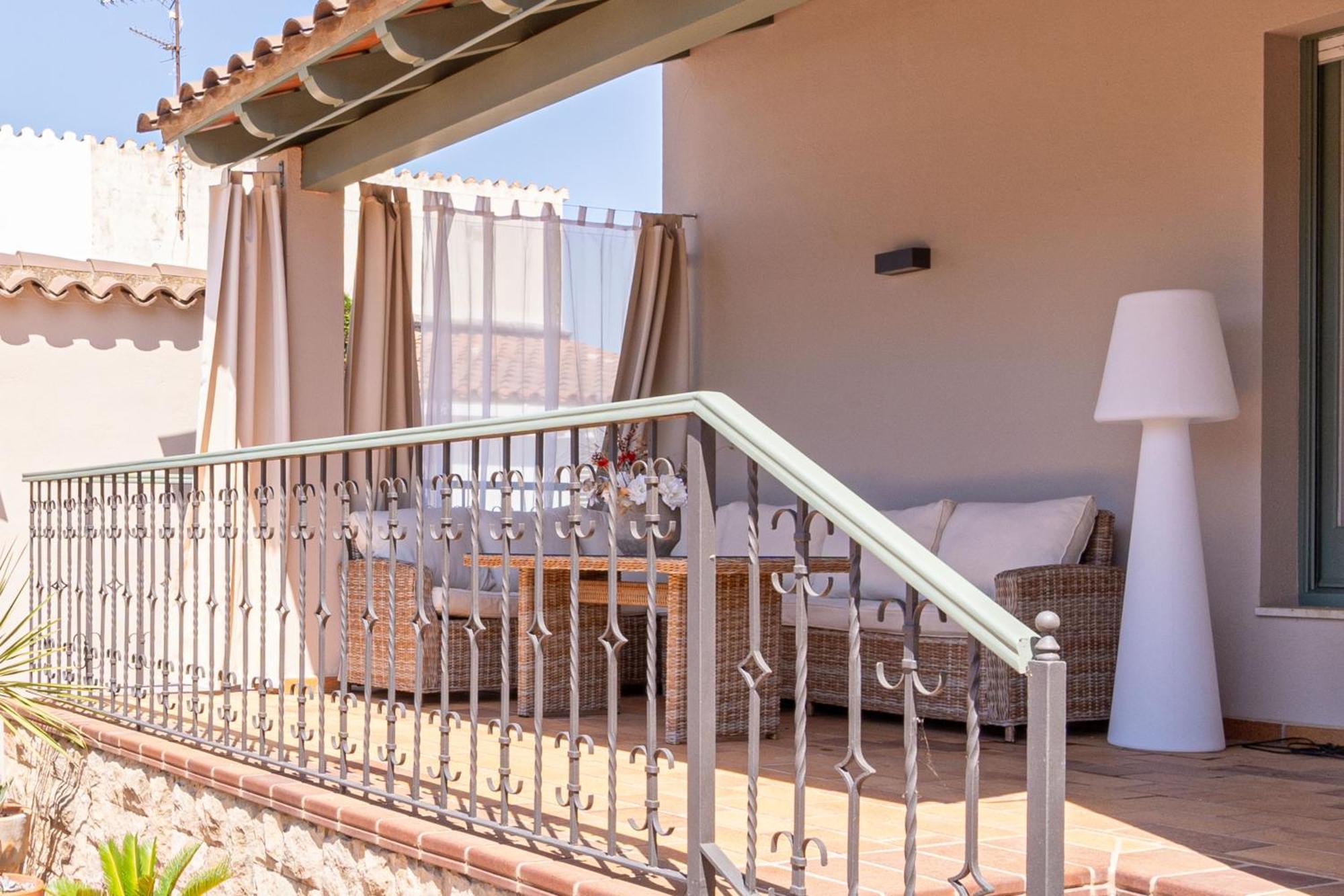 Harmony House Villa โรเซส ภายนอก รูปภาพ