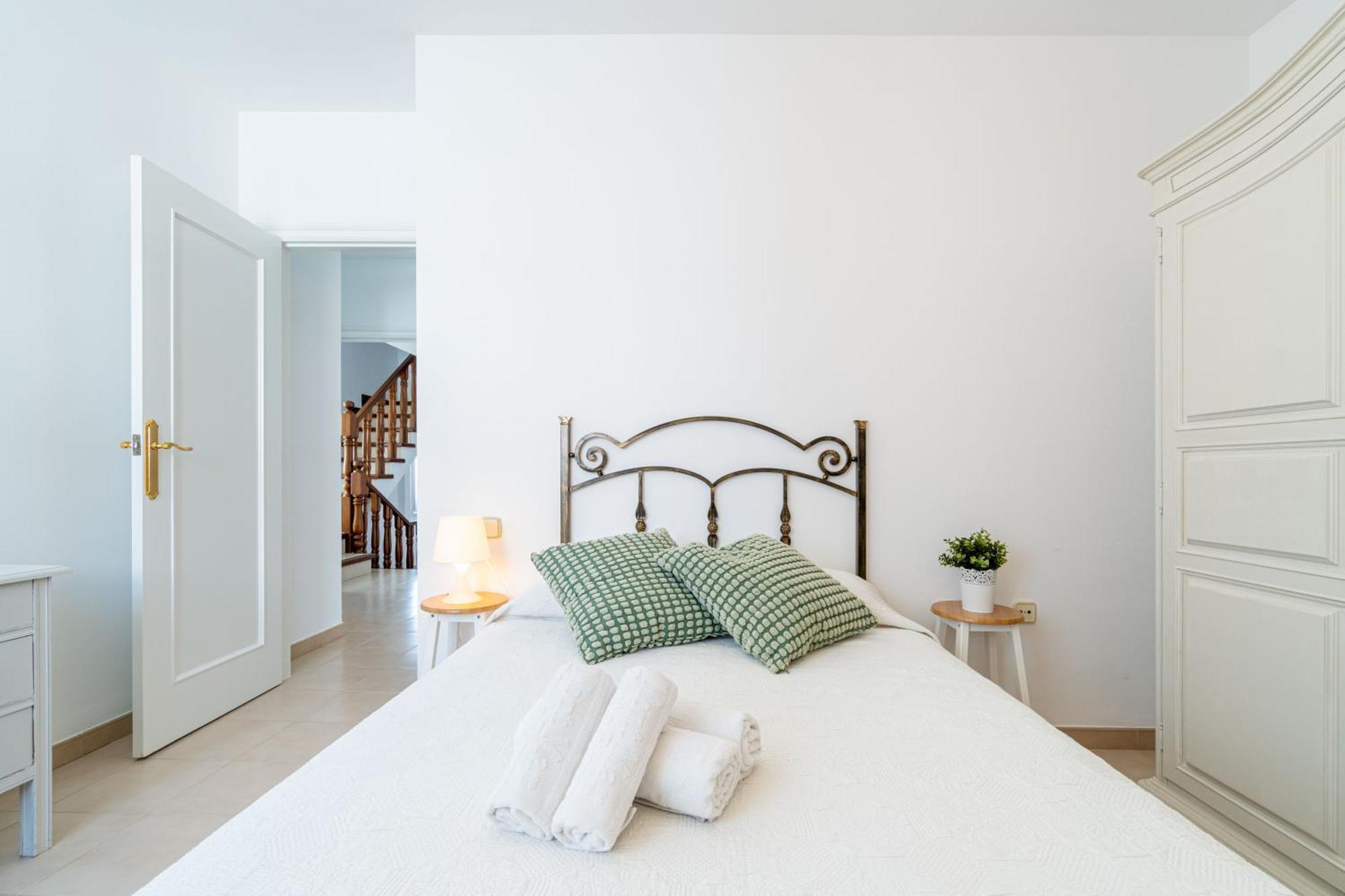 Harmony House Villa โรเซส ภายนอก รูปภาพ